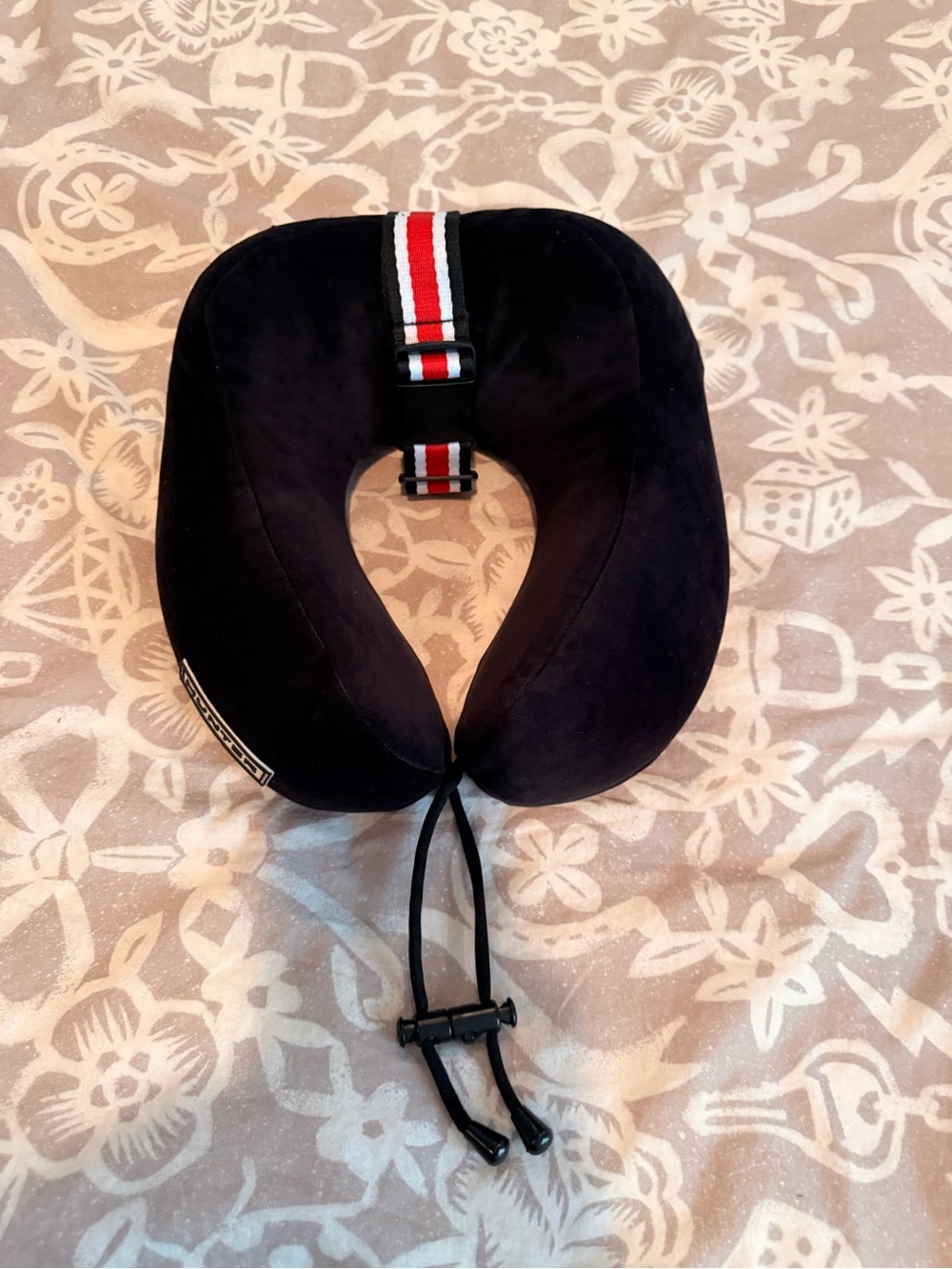 Black Hunter, travel, neck pillow